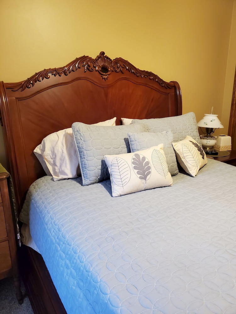 Deluxe Double Room, 2 Bedrooms, Refrigerator & Microwave photo 3