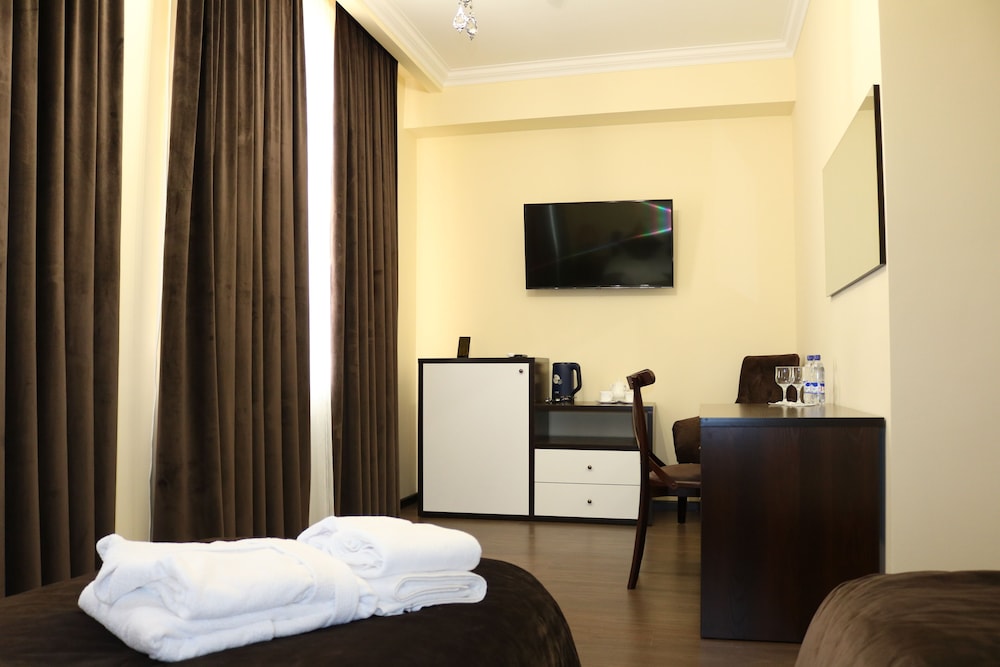 Superior Twin Room - Photo 8