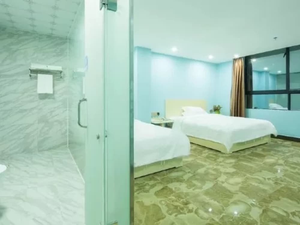 Standard Twin Room photo 2