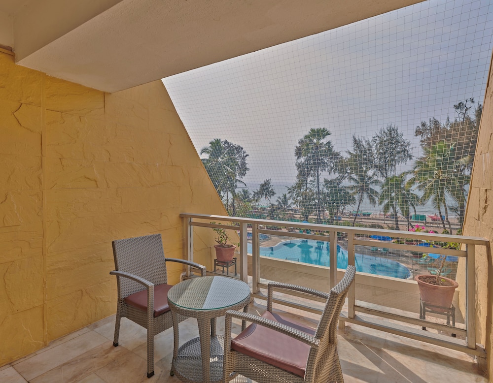 Premium Room, Balcony, Beach View - Photo 3