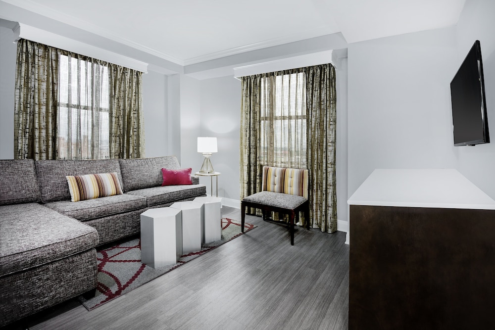 Suite, 1 King Bed at Hotel Indigo Dallas Downtown by IHG in Dallas