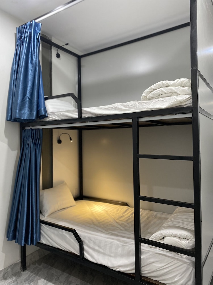 Bed in Shared Mixed Dormitory, Shared Bathroom photo 1