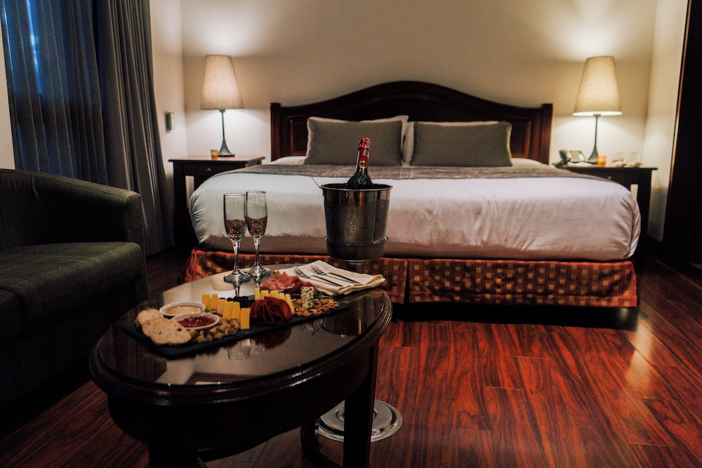 Grand Suite, Hot Tub - Photo 8