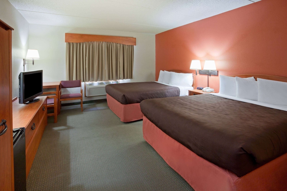 Room, 2 Queen Beds, Accessible, Non Smoking