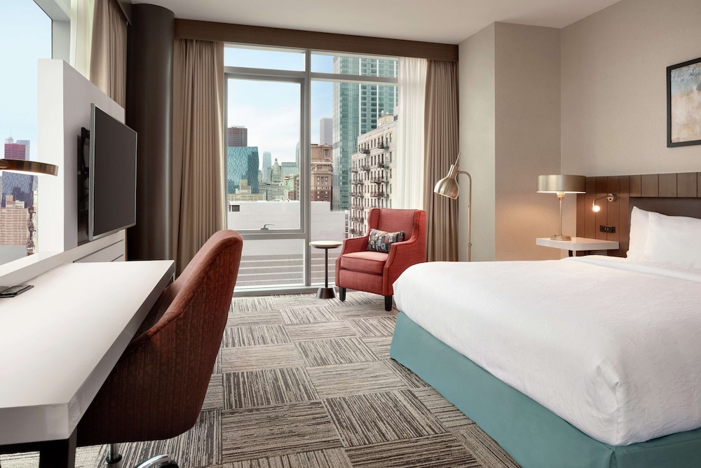 Room, 1 King Bed, Accessible (Mobility & Hearing, Roll-in Shower) - Photo 1