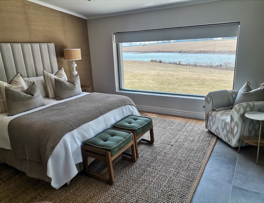 Lake Suite photo 2