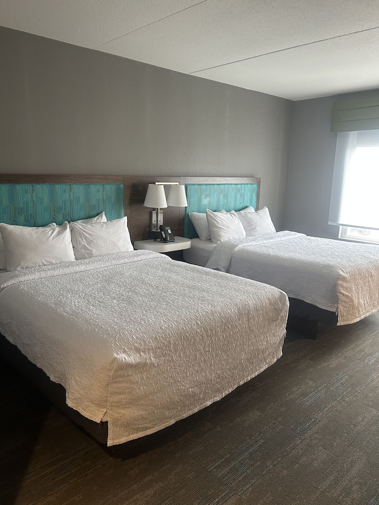 Room, 2 Queen Beds, Accessible, Non Smoking (Mobility/Hearing, Roll In Shower) - Photo 3