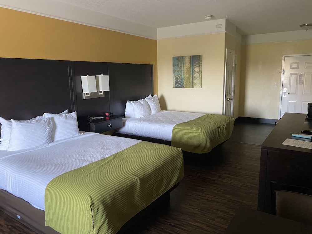 Standard Room, 2 Queen Beds, Accessible, Balcony - Photo 2