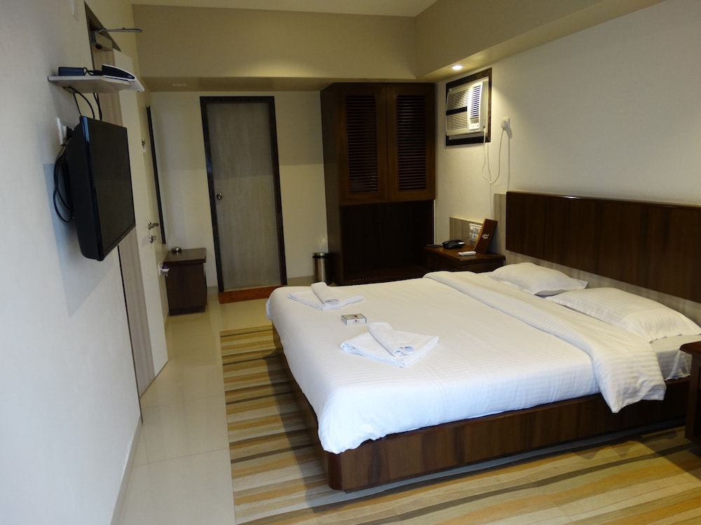 Double Room (Non Ac) photo 1