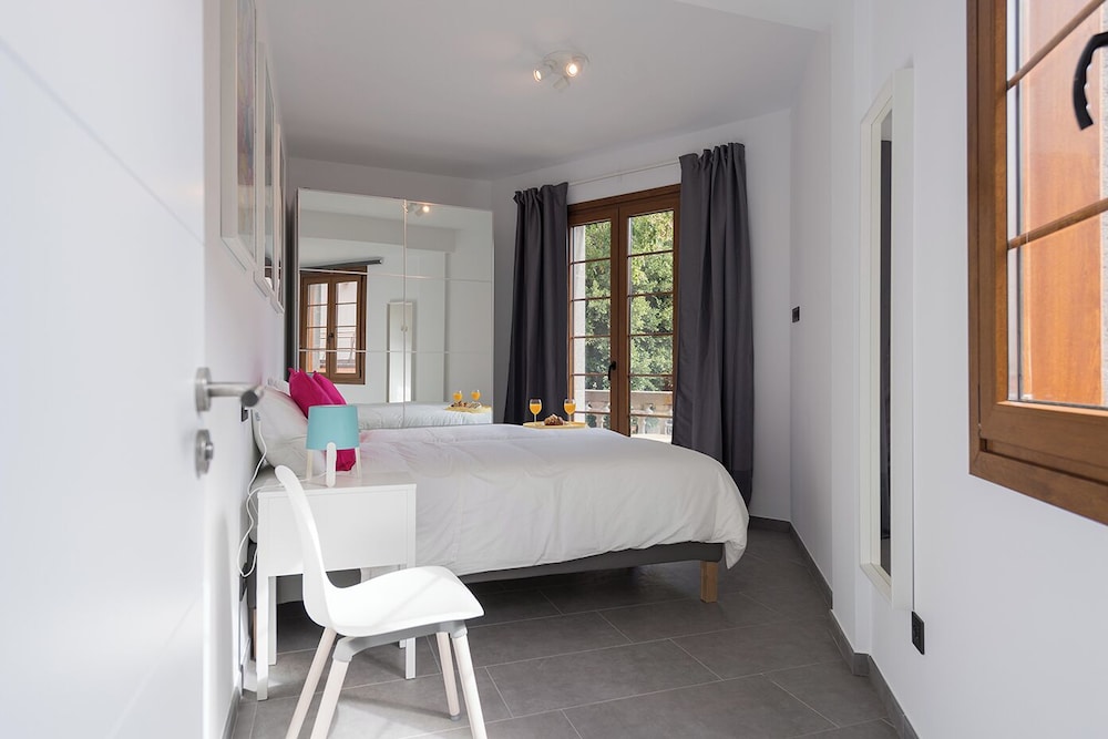 Design Apartment, Multiple Beds, Private Bathroom, City View photo 2
