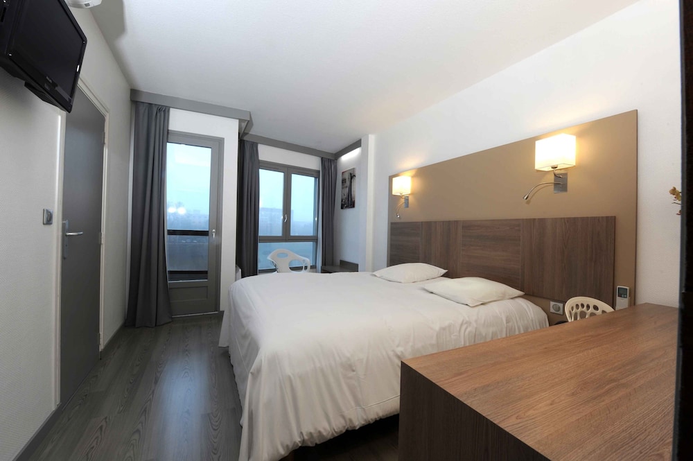 Double Room, City View