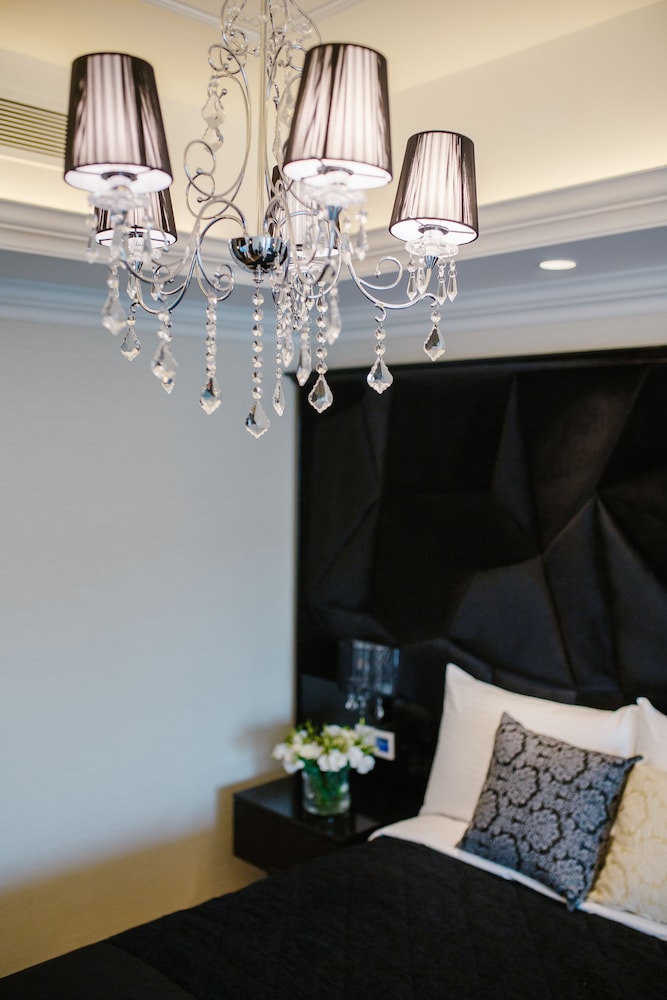 Deluxe Suite, Jetted Tub, City View photo 3