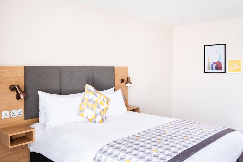 Suite, 1 Bedroom (Super) - Photo 9