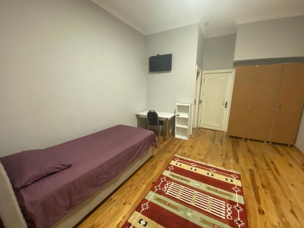 Basic Single Room photo 2