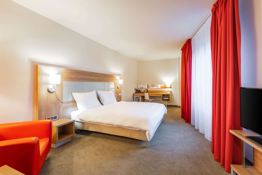 Room, 1 King Bed, Non Smoking (Efficiency) - Photo 1