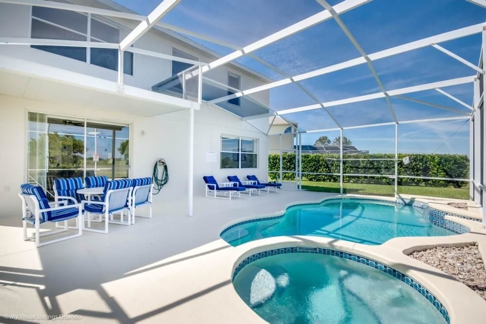 House, Multiple Beds (Pool 5 bed with spa and games room) photo 3