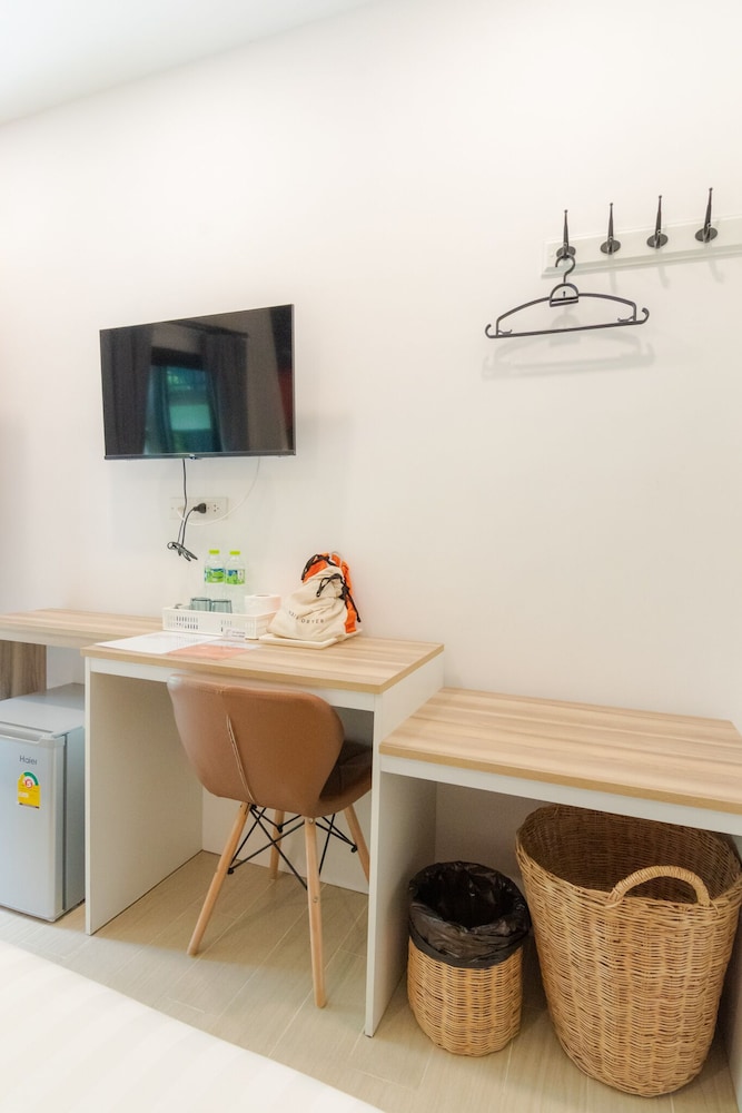 Standard Twin Room - Photo 7