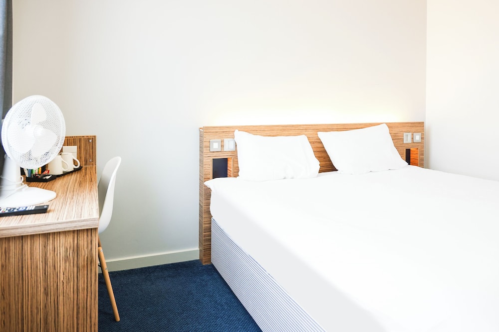 Standard Double Room - Photo 4