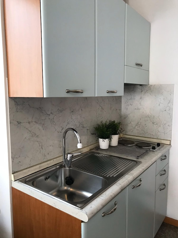 Basic Apartment photo 2