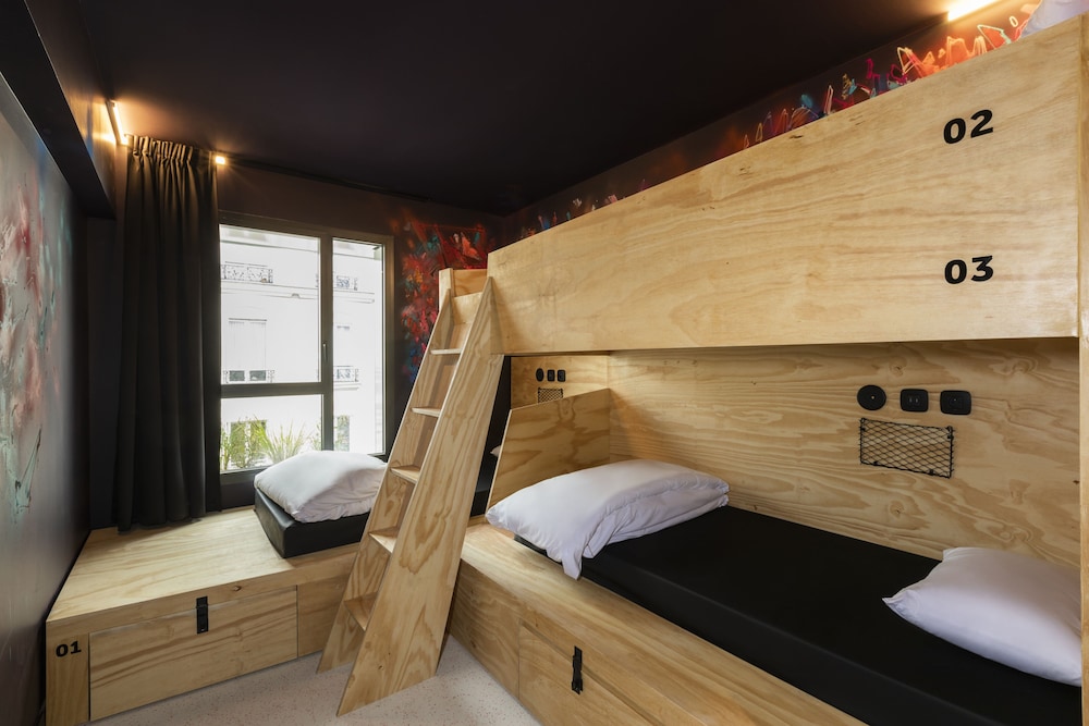 Chambre triple avec salle de bains privée photo 1