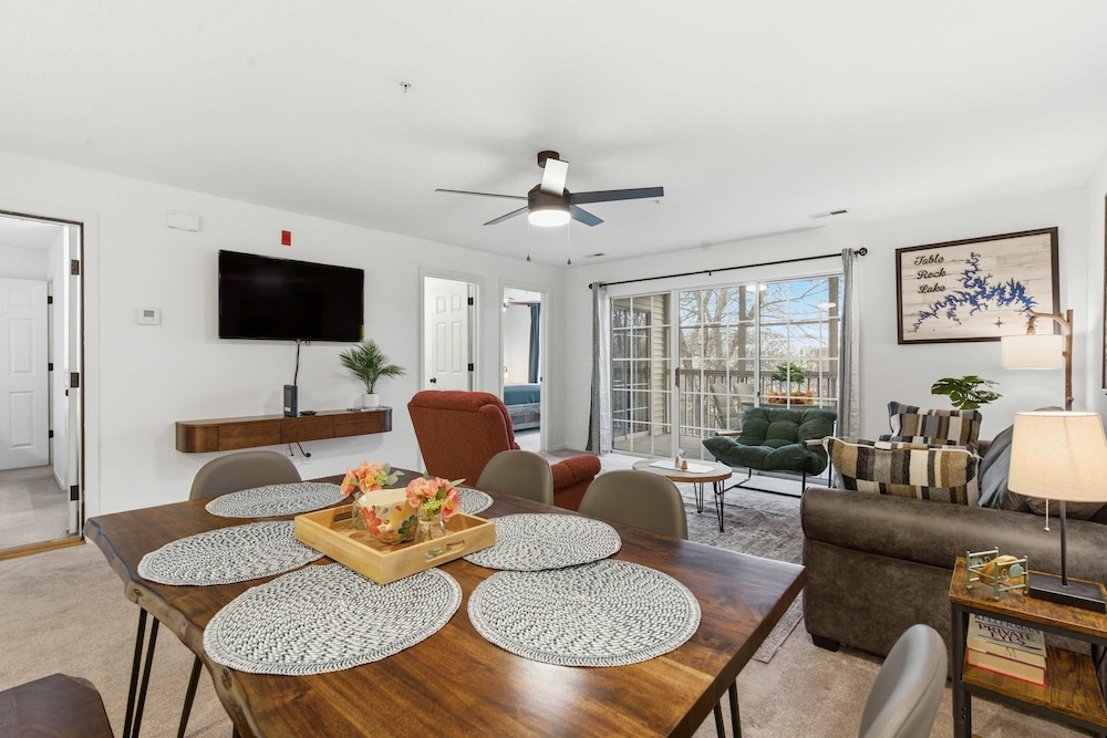 Condo, Multiple Beds, Balcony (Modern Fishing Lodge)