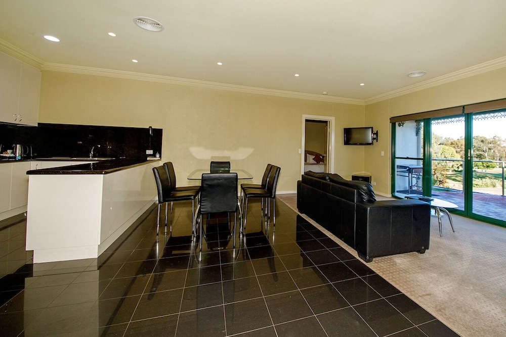 Acacia Villa photo 2