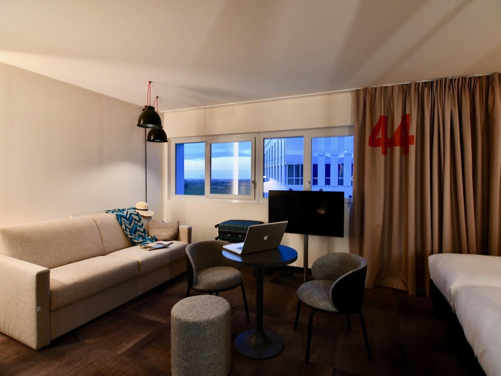 Suite, Multiple Beds - Photo 3