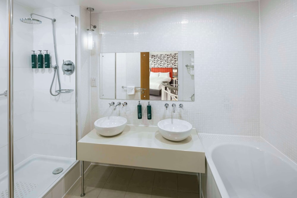 Duplex, 1 King Bed (Master Suite) - Photo 11