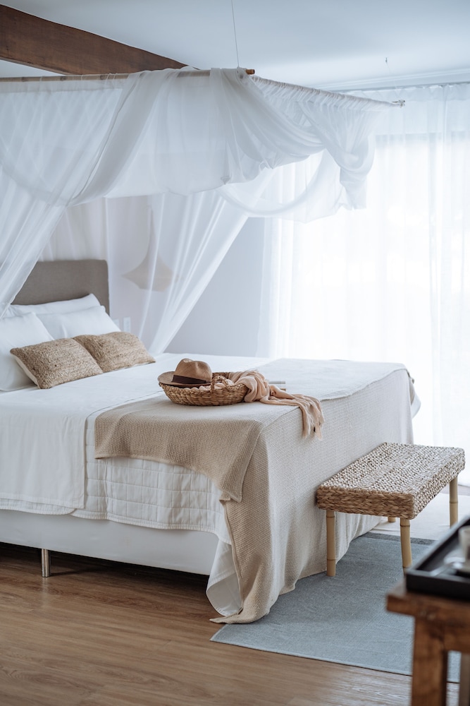 Room - Photo 9