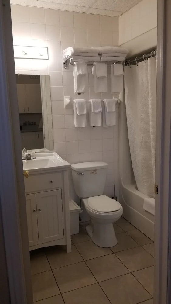Suite #12 - 18 photo 3