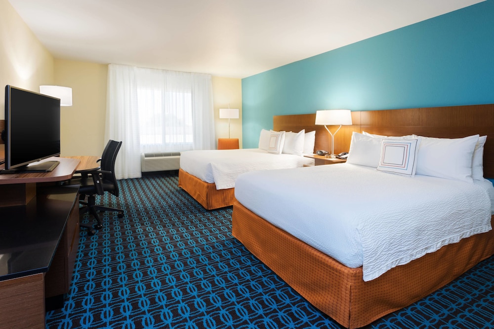Room, 2 Queen Beds - Photo 1