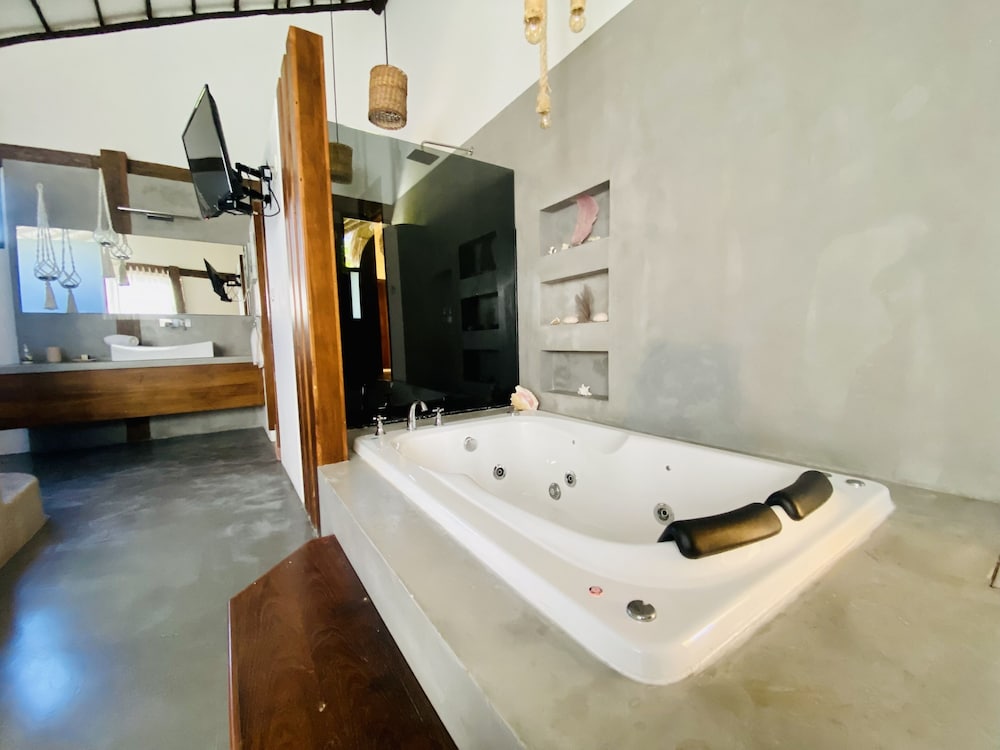 Honeymoon Room photo 3
