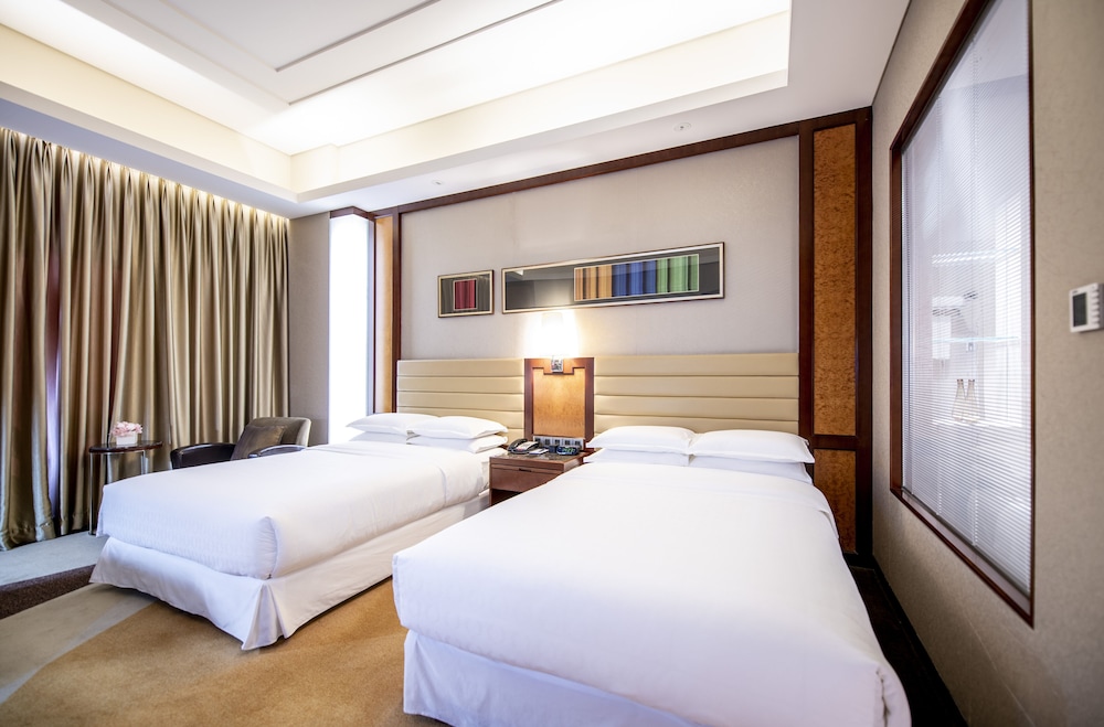 Standard Room, 2 Double Beds - Photo 1