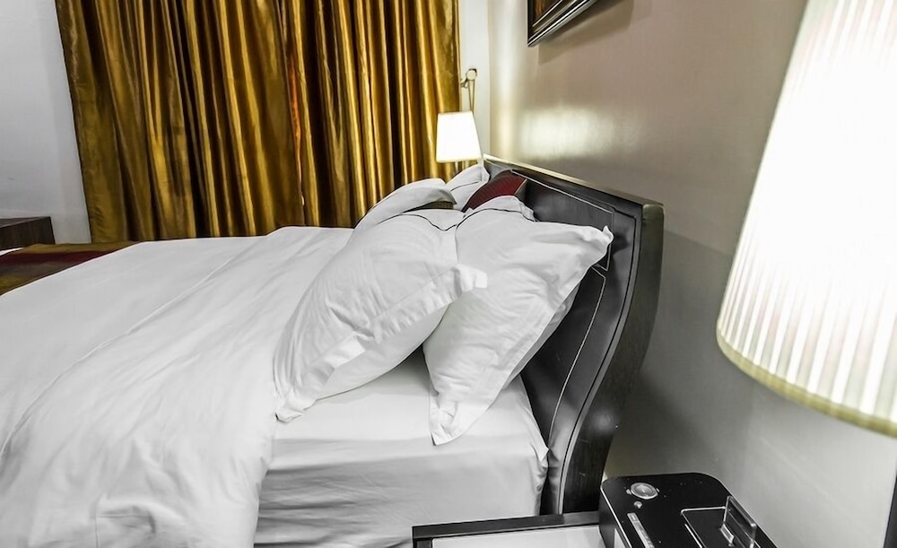 Economy Room, Balcony, City View photo 2