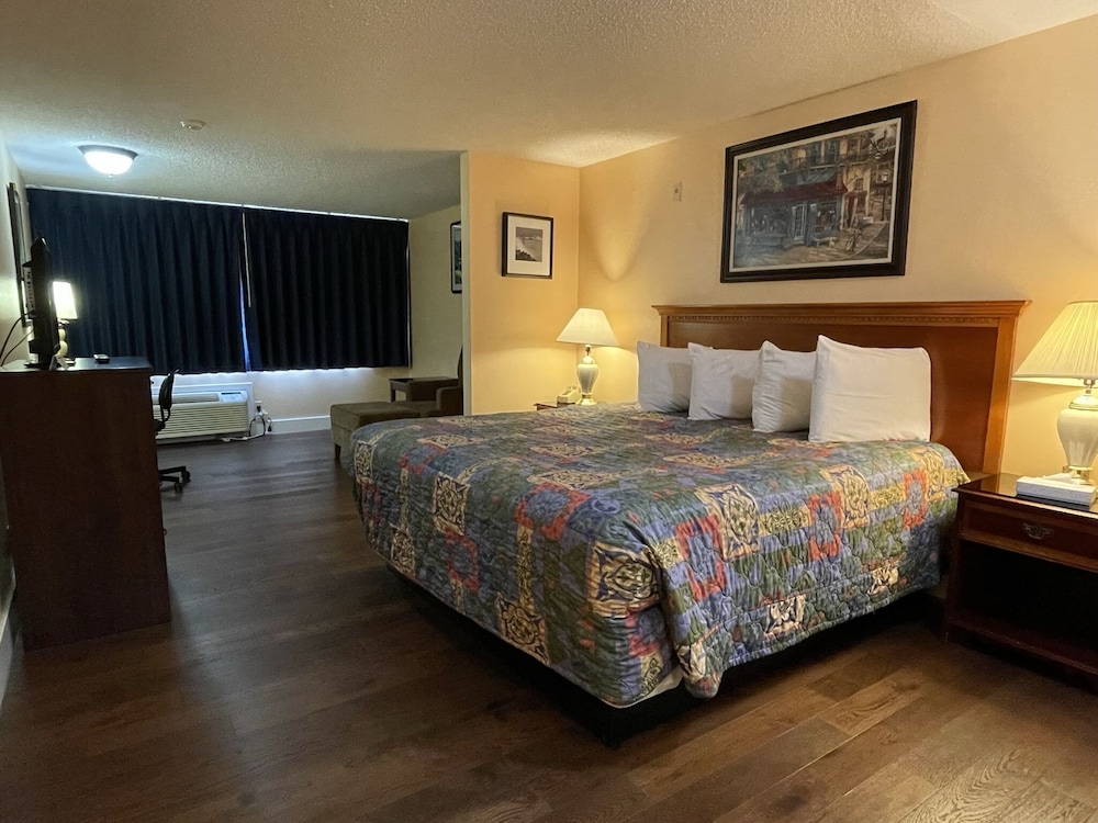 Standard Room, 1 King Bed - Photo 1