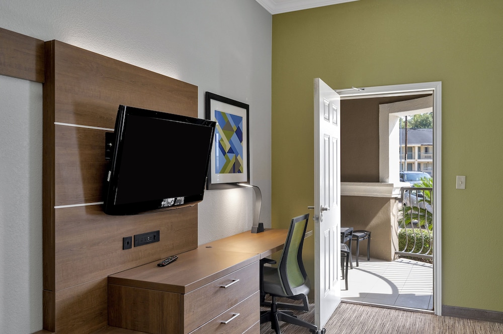Suite, 1 King Bed (Extra Floor Space) - Photo 1
