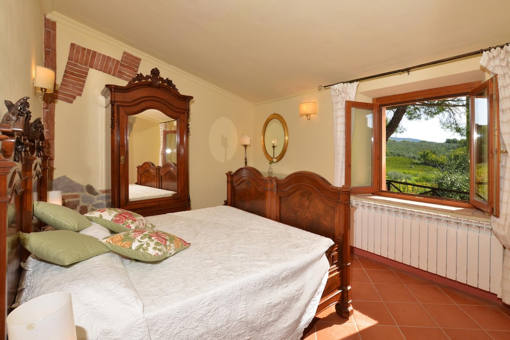 Family Villa, 6 Bedrooms, Mountainside (Villa Paradiso 12)