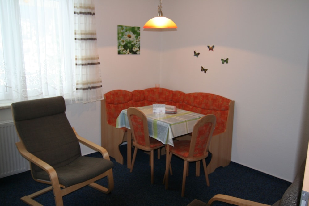 Apartment (No 4) photo 3