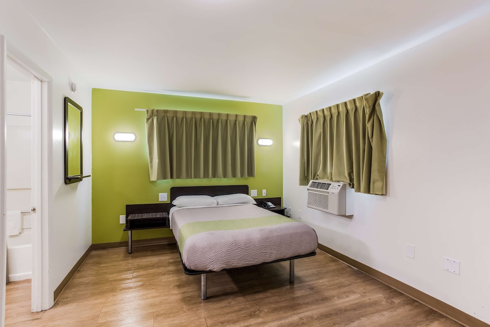 Standard Room, 2 Double Beds, Non Smoking
