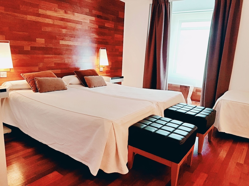 Double Room (with extra bed)