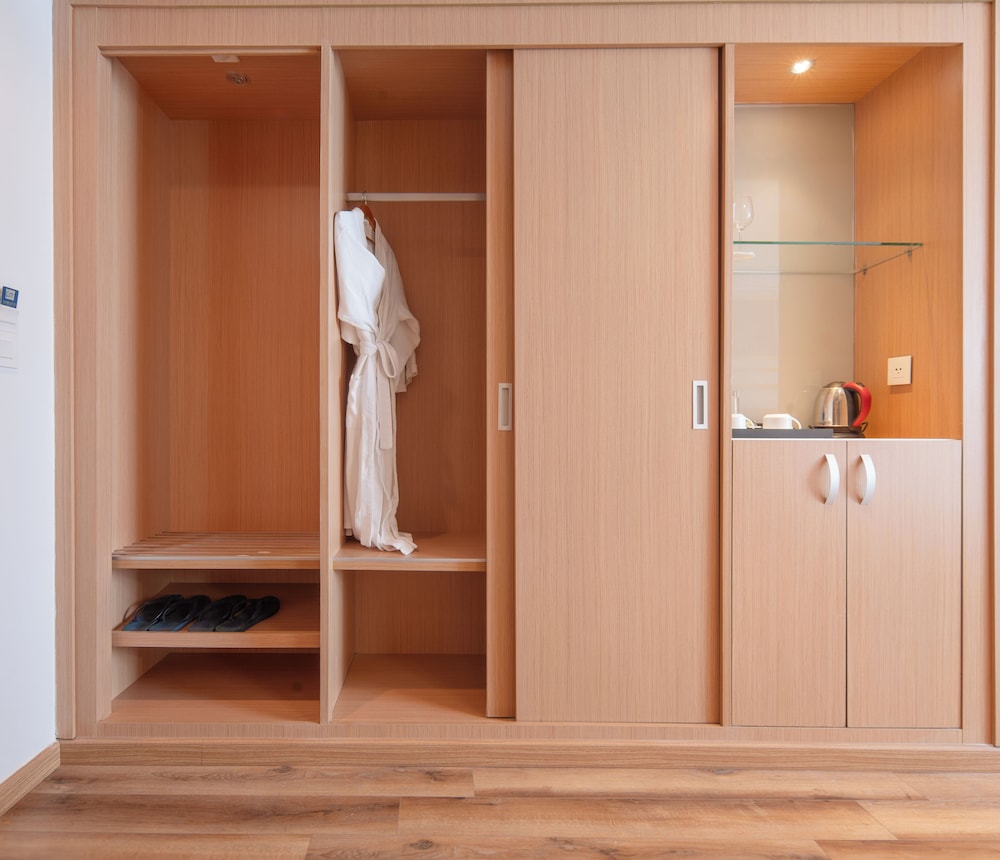 Superior Twin City View Room