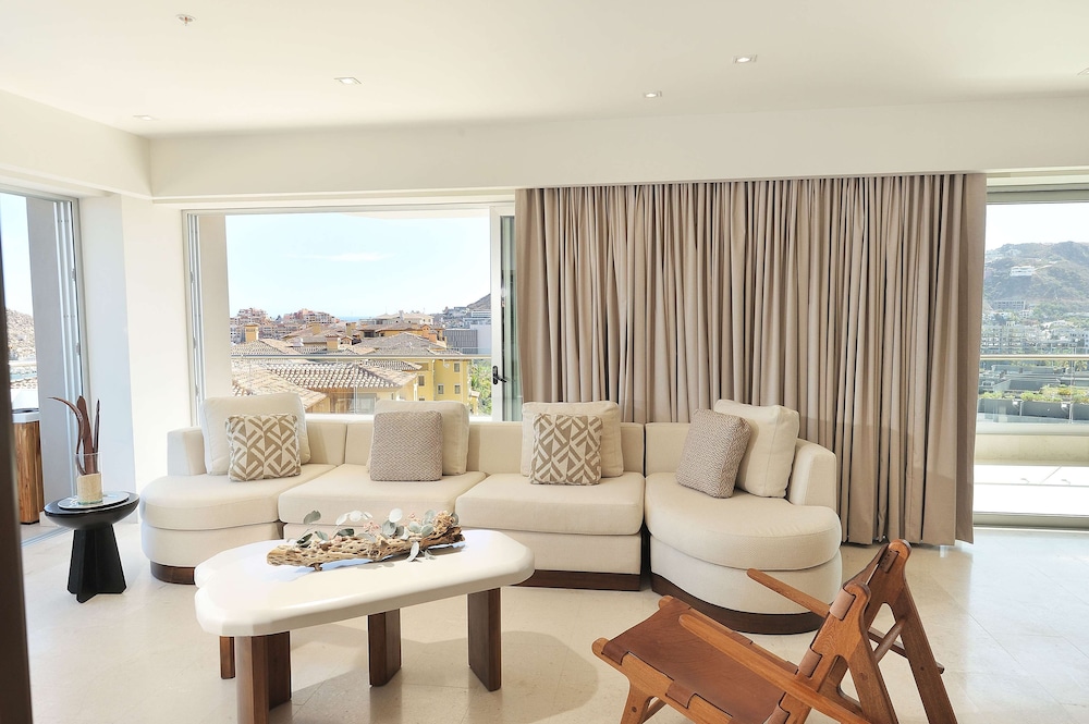 Suite, 2 Bedrooms (Land's End)