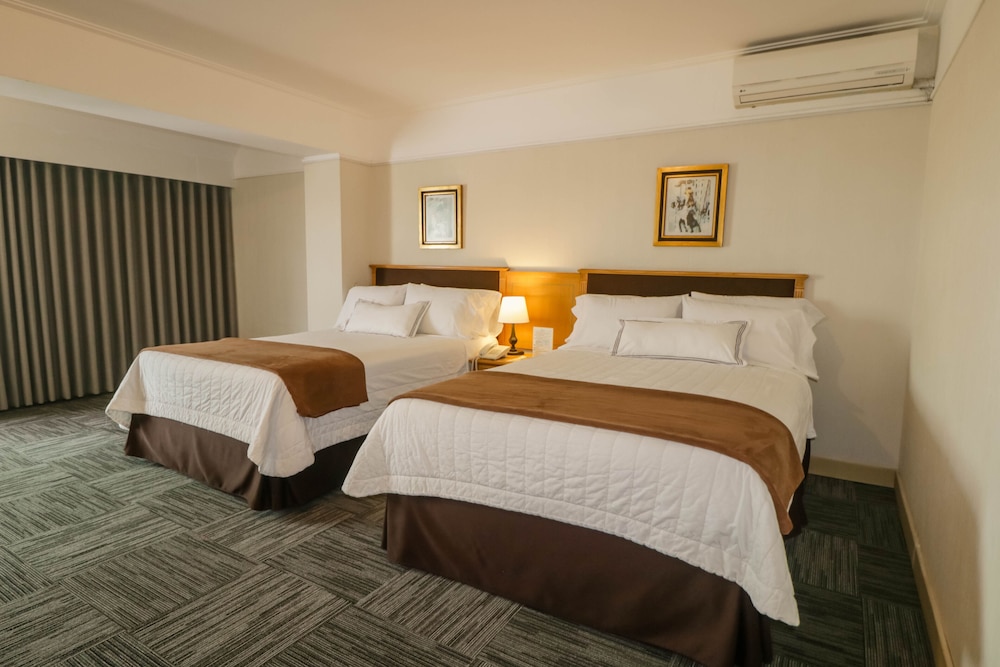 Executive Twin Room, 2 Twin Beds - Photo 6