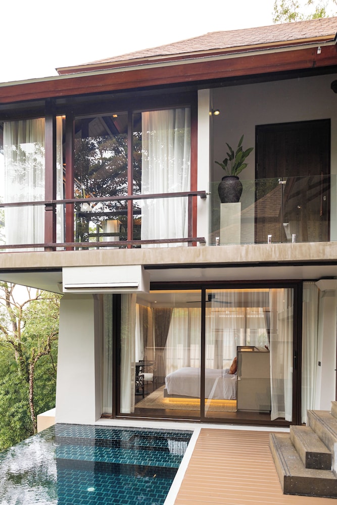2 Bedroom Premium Waterfall Pool Villa photo 2
