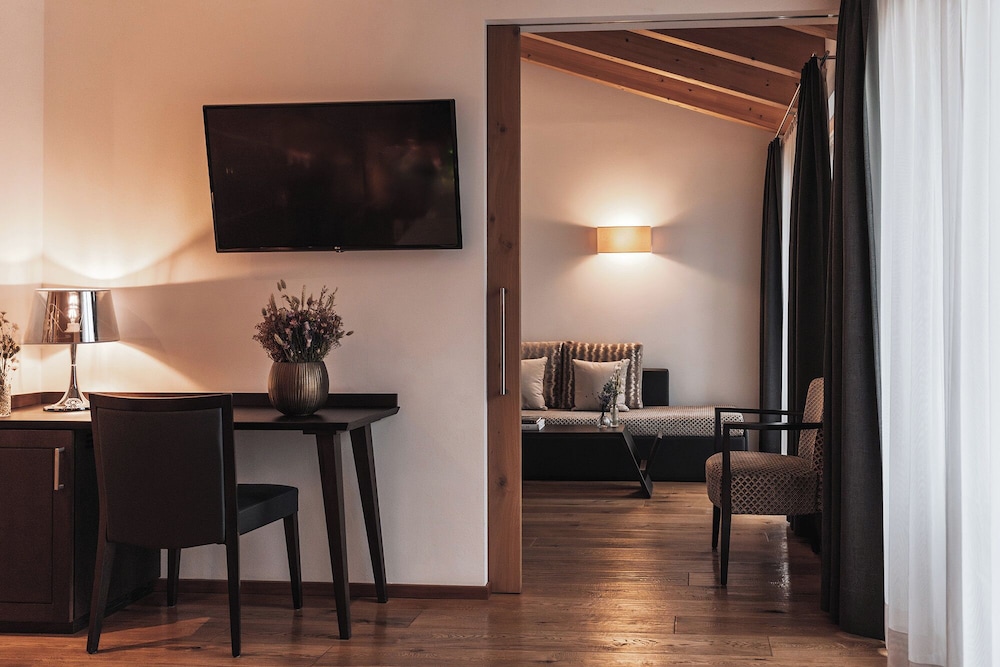 Premium Triple Room, Multiple Beds, Mountain View, Slope side photo 3