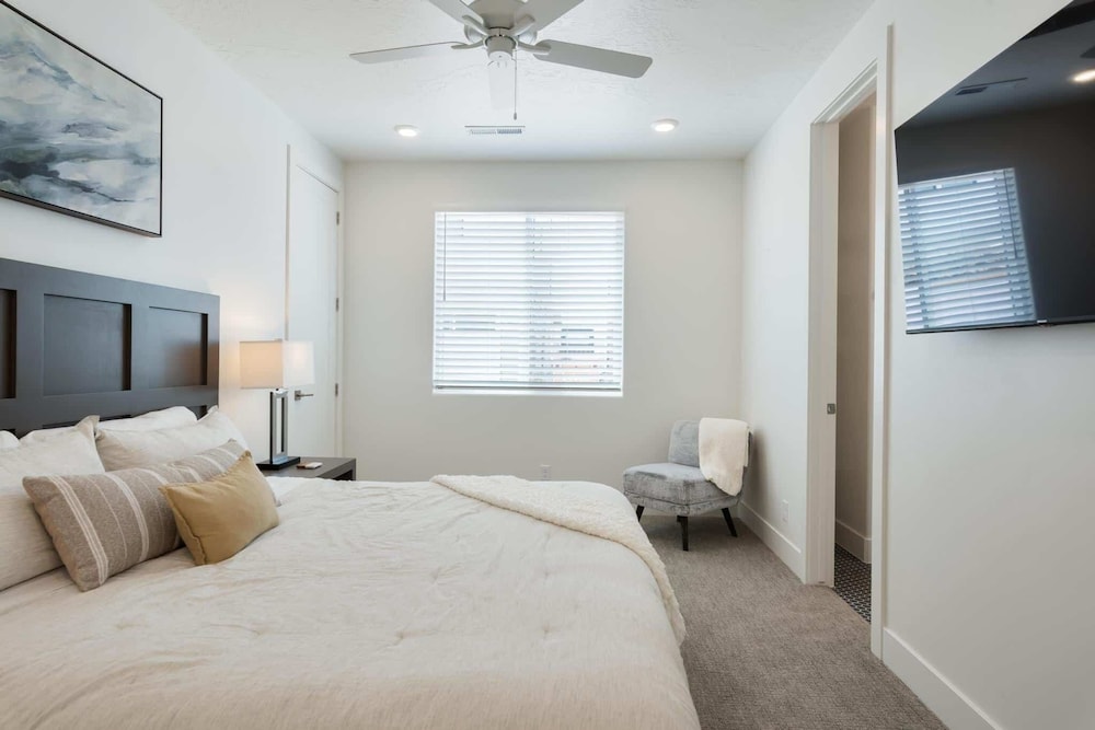 Townhome, 5 Bedrooms