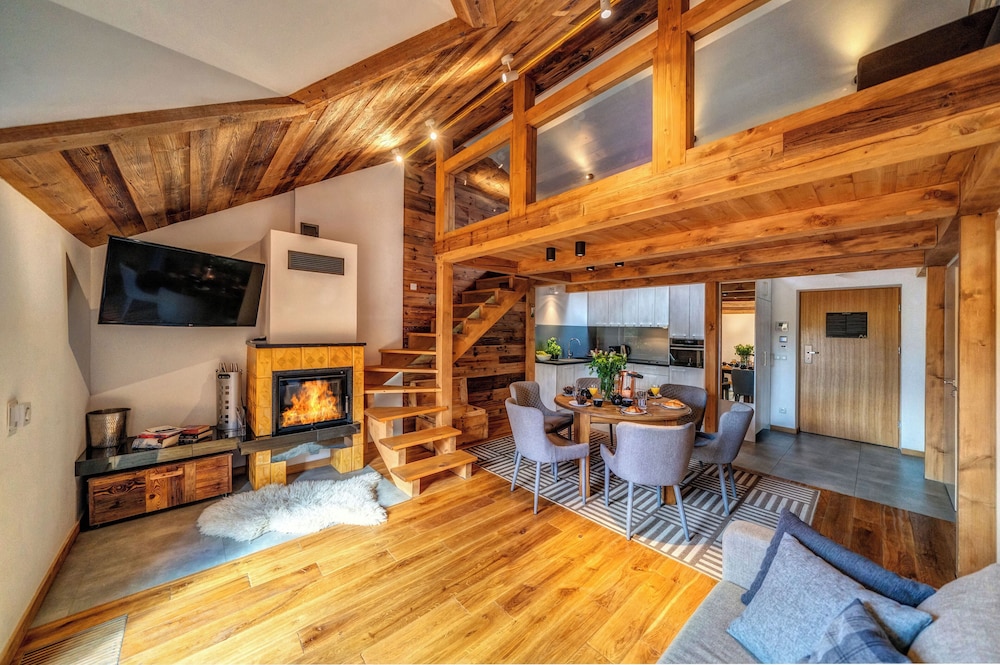 Executive Apartment (212 with SPA, Pool access)