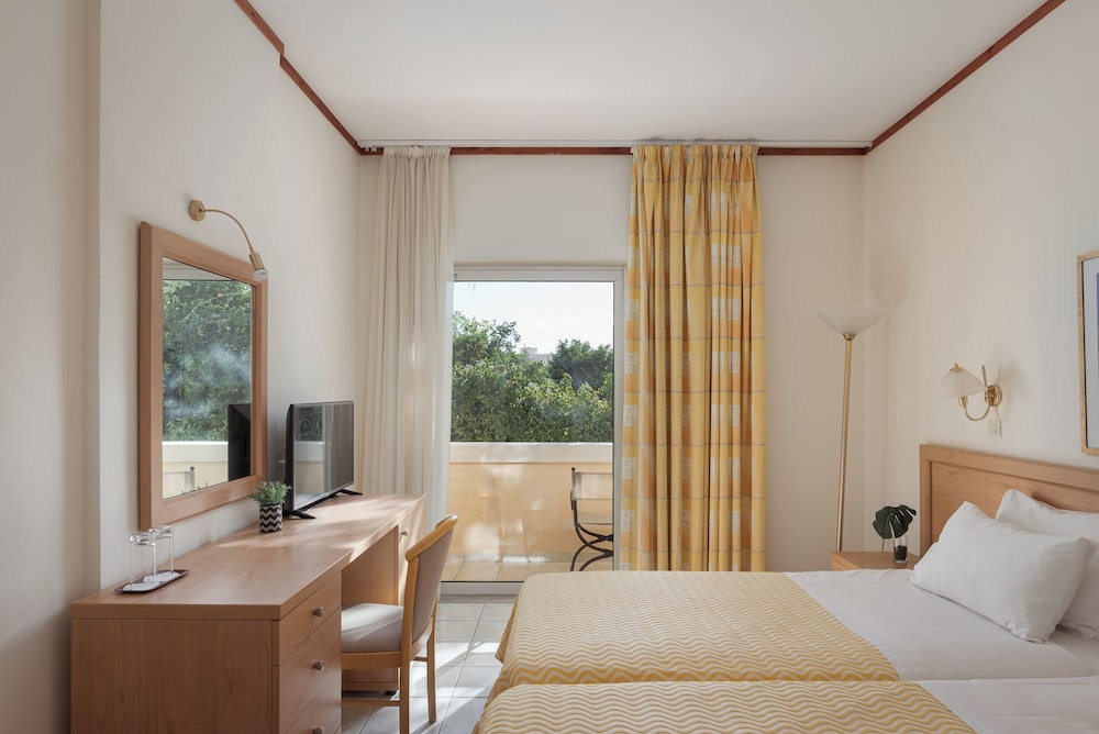 Twin Room - Photo 2
