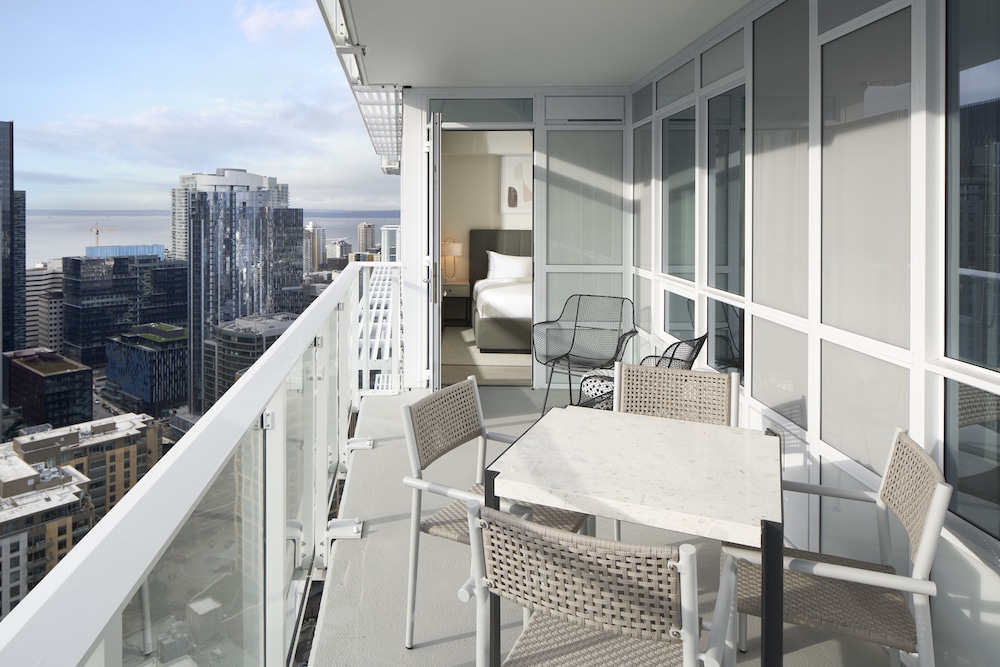 Suite, 3 Bedrooms (Sky) thumbnail 5
