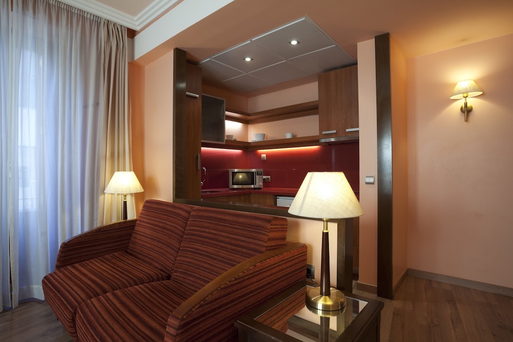 Superior Suite - Photo 7